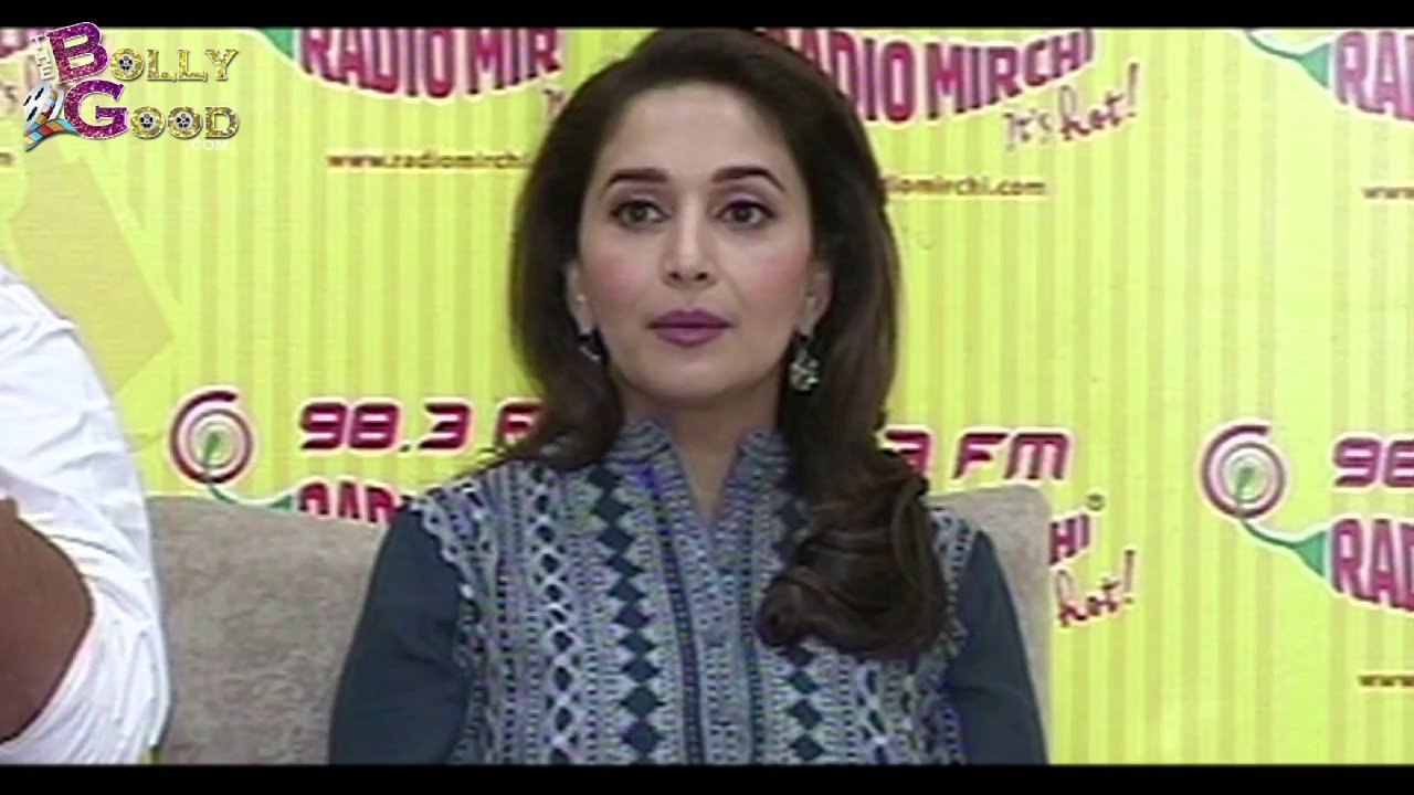 Madhuri Dixit Promotes New Movie 'Gulaab Gang' At Radio Station' | Latest Bollywood News