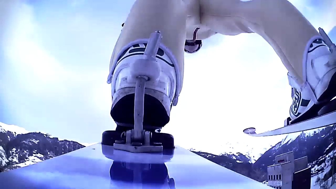 Vivez un saut à skis de l'intérieur avec Coline Mattel