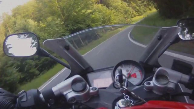 Yamaha YZF R125 Cruise Ride - GoPro Hero 2
