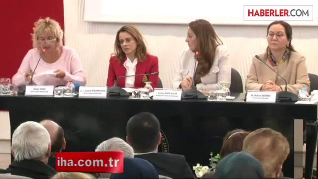 Kadın ve Siyaset Paneli Düzenlendi