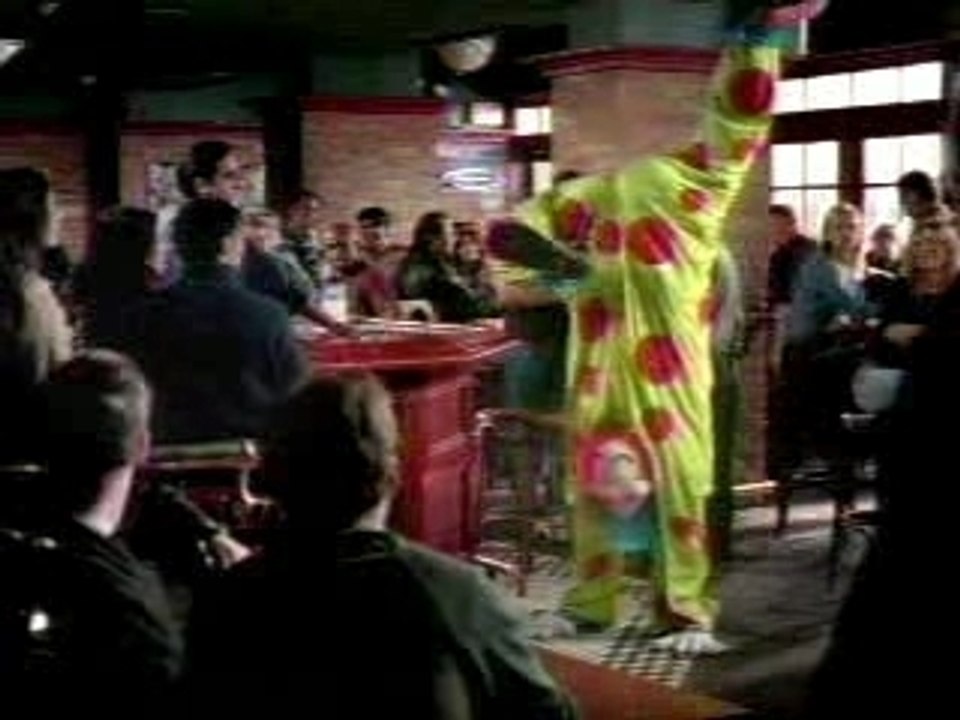 un clown renversant