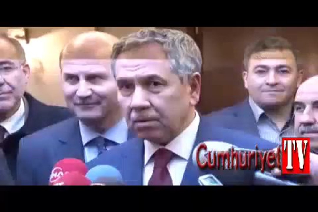 Arınç, gazetecileri böyle fırçaladı: Düzgün soru sorun!