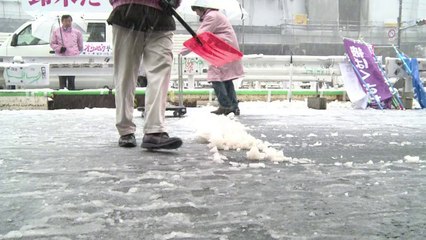 Tempête de neige à Tokyo, 3 morts et 500 blessés au Japon