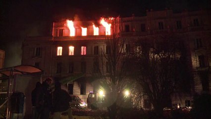 Bosnian protesters set presidential office alight