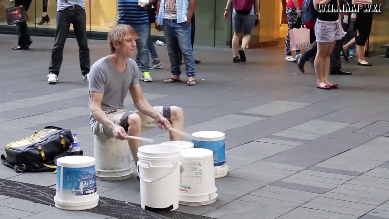 Batteur de rue exceptionnel. Surement le meilleur!!!