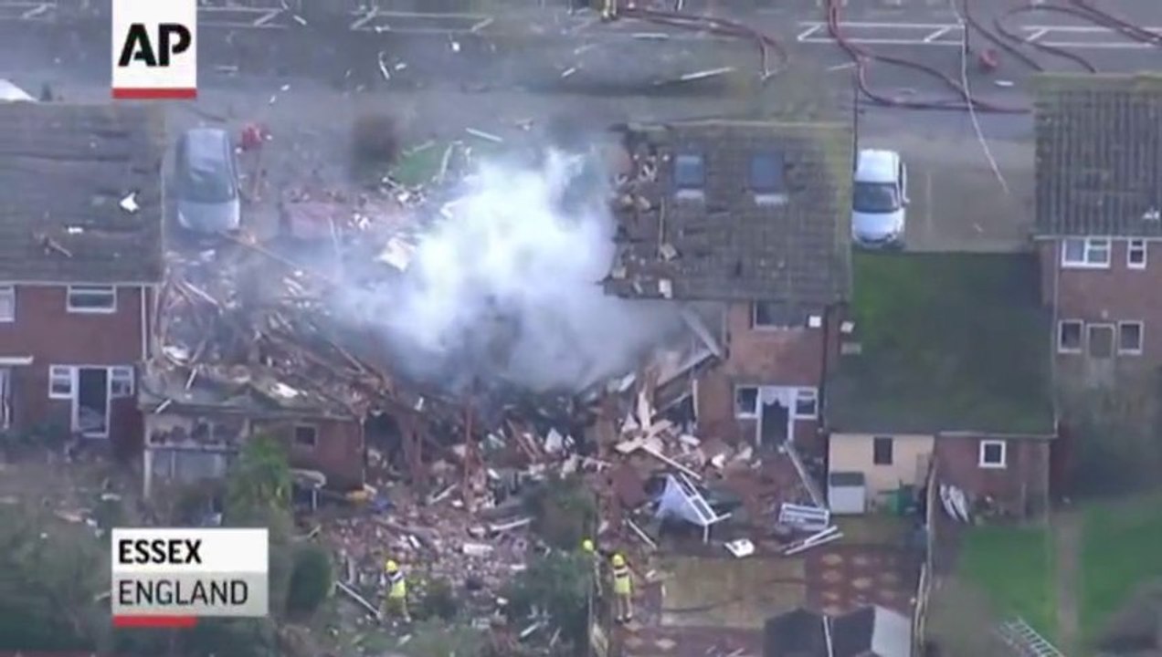 Violent Gas Explosion in the UK - 10 injured!