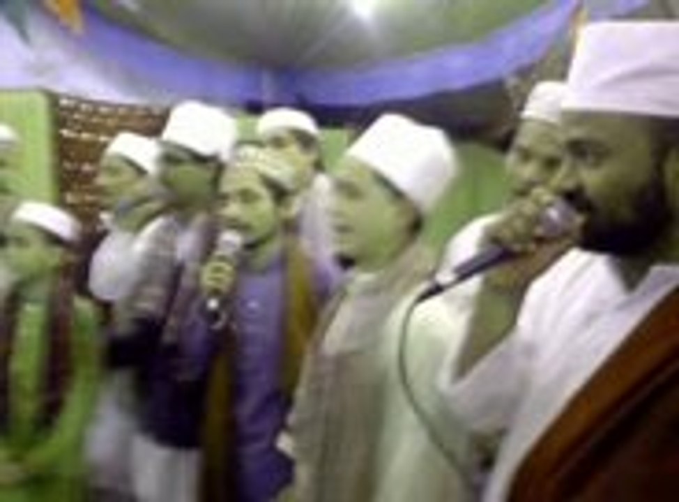 zameen meli nahi hoti naat