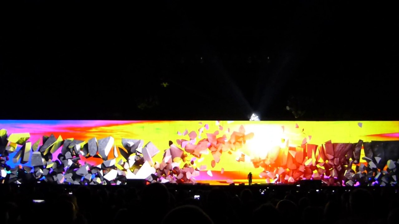 THE WALL WEMBLEY 2013