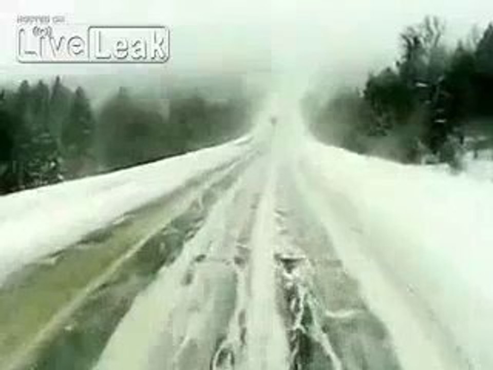 fecitrafik kazasının görüntüsü kamerada! SesliKod.com