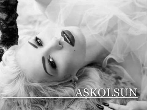 Candan Erçetin - Gökyüzünde Yalnız Gezen Yıldızlar