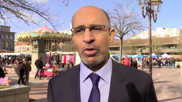 Déplacement d'Harlem Désir à Poissy, en soutien au maire, Frédérik Bernard