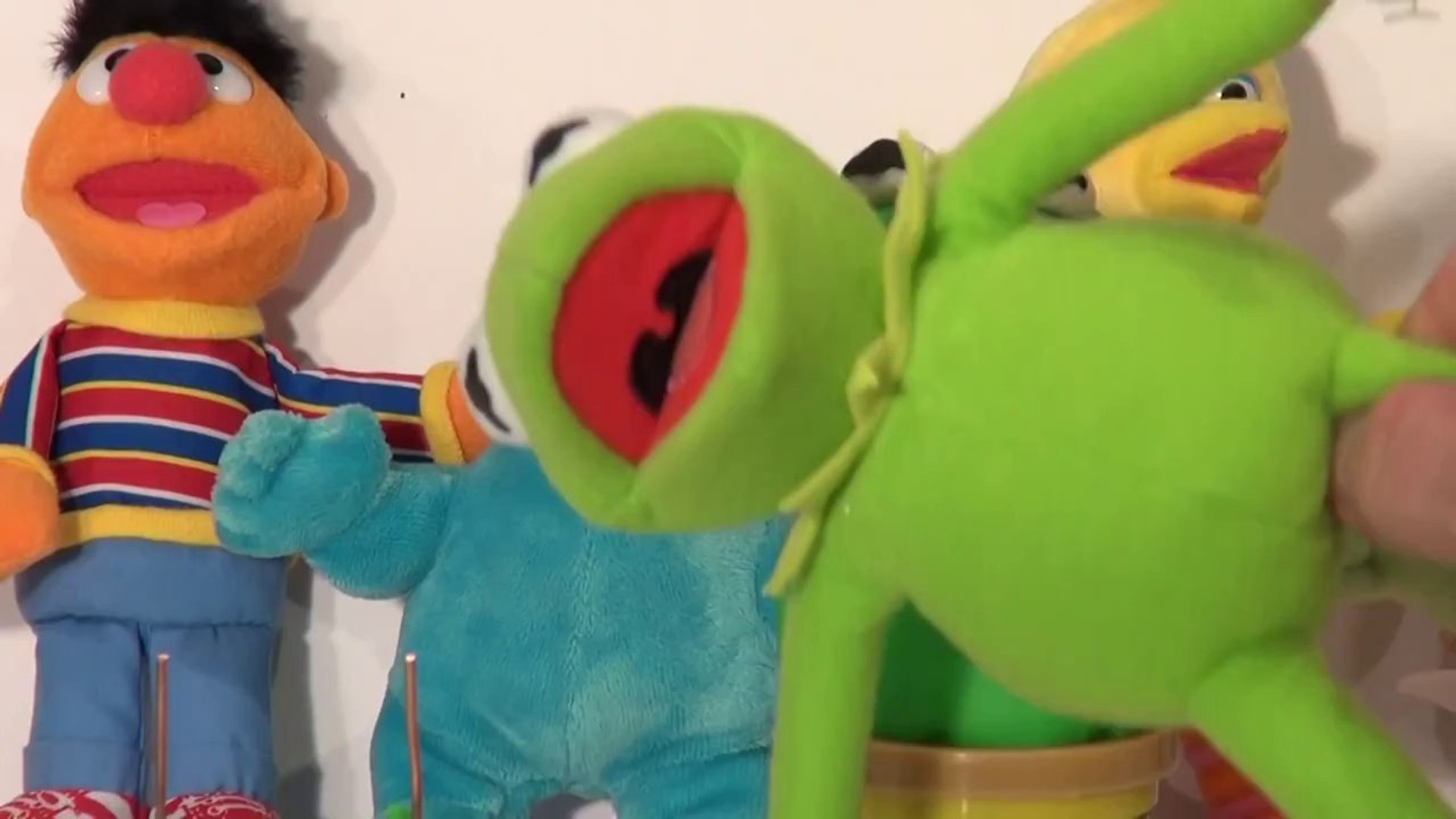 Disco kermit best sale doll