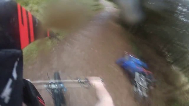 Mountain Bike Dh Crash - Dirt Trail MTB