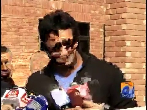 Waseem Akram fined for over speeding 2014