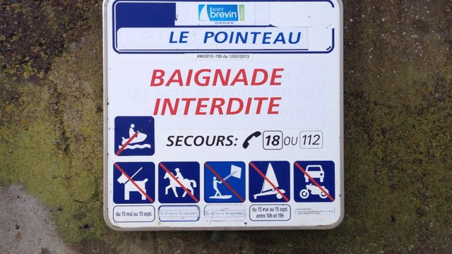 Galettes de pétrole : le nettoyage des plages se poursuit