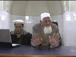 Do not Touch Quran without Wudu and During Menses - Maulana Ishaq