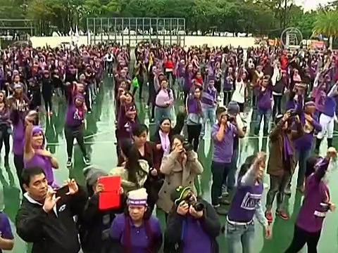 Горничные борются с насилием танцами