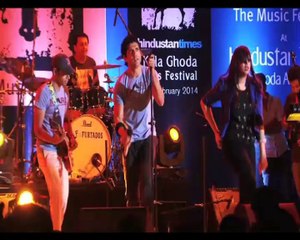 Farhan rocks live at Kala Ghoda