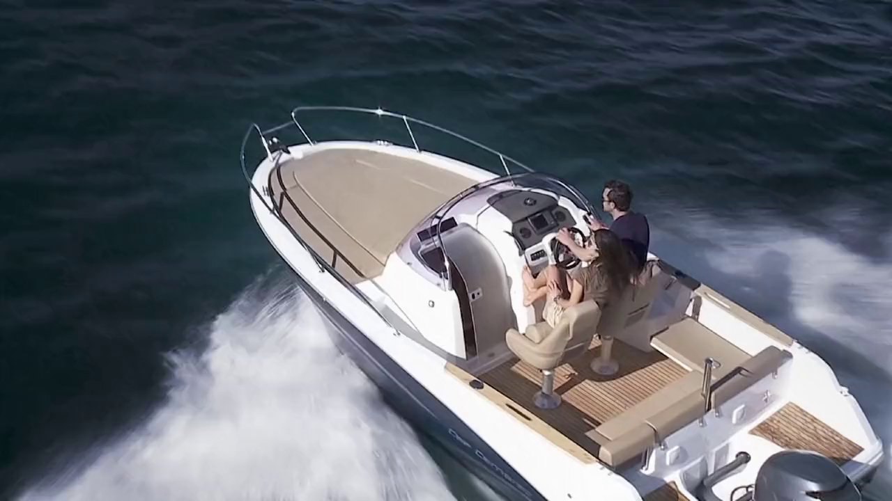 Bateaux Jeanneau  L'ingénierie de la beauté