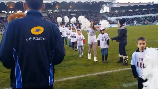 Les Copains de Léo sur la pelouse !
