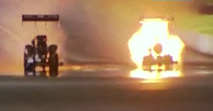 Un dragster prend feu en pleine course - ZAPPING AUTO DU 10/02/2014