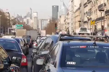 Fransa'da 55 bin taksi grevde