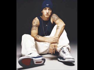 Eminem vs. Brandy - Cleanin Out My Distance
