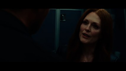 Liam Neeson In Tense Scene With Julianne Moore in "Non-Stop"
