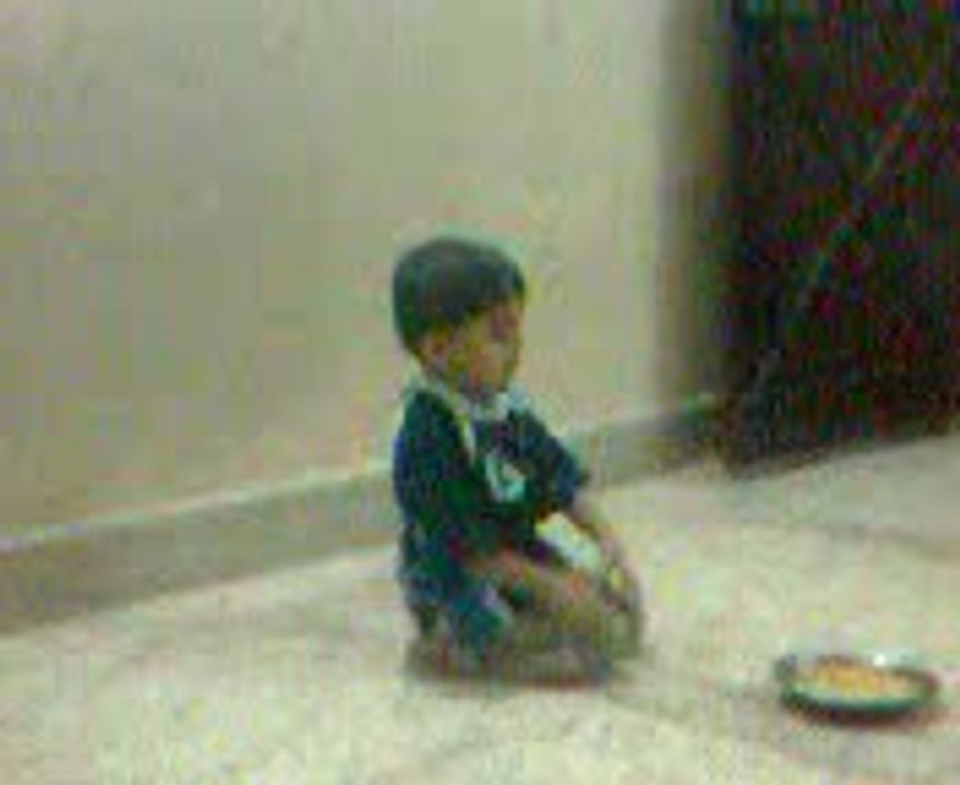 Smal kid with pray namaz