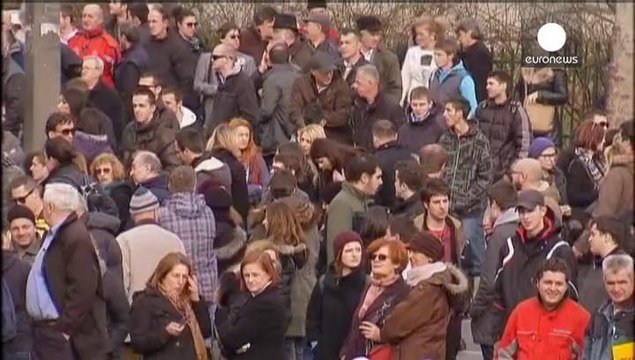 Unrest in Bosnia as protesters demand resignation of government