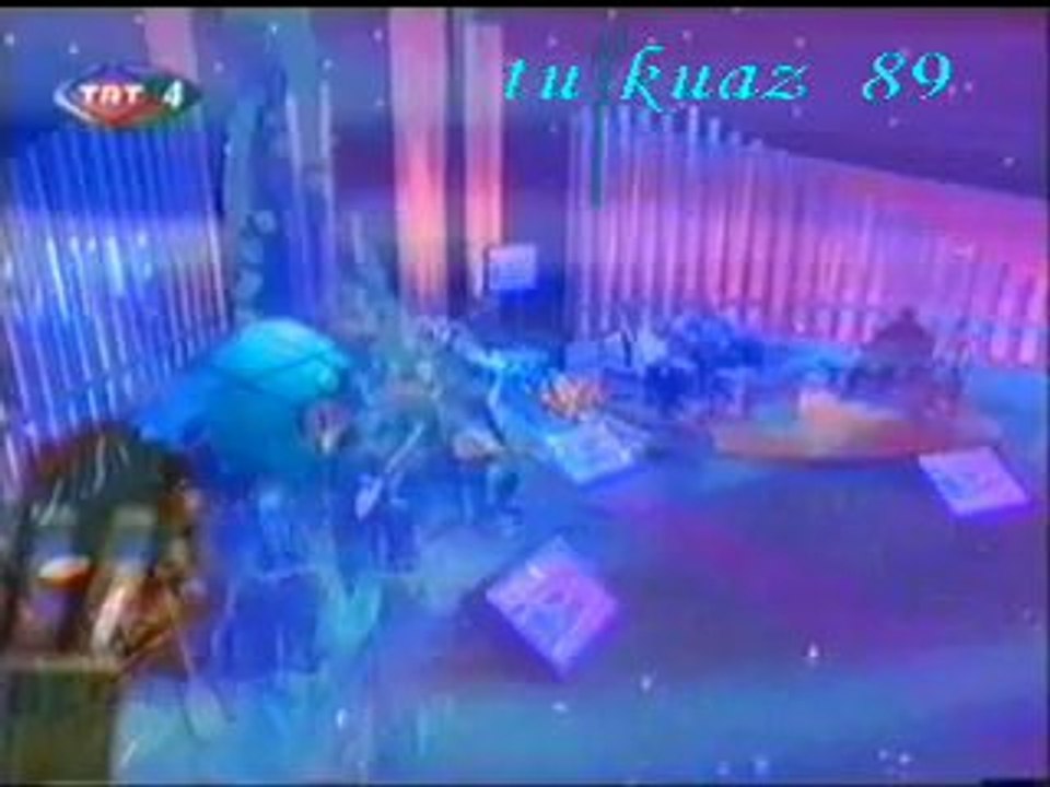 Erkan OĞUR*İsmail Hakkı DEMİRCİOĞLU-Bugün Ben Bir Güzel Gördüm