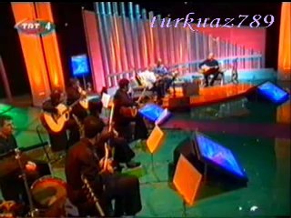 Erkan OĞUR*İsmail Hakkı DEMİRCİOĞLU-Zeynep Bu Güzellik Var Mı Soyunda