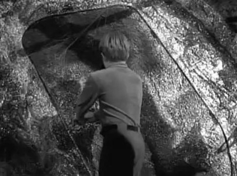 Perdidos no Espaço - 1ª Temporada - 11. A lâmpada de Aladim