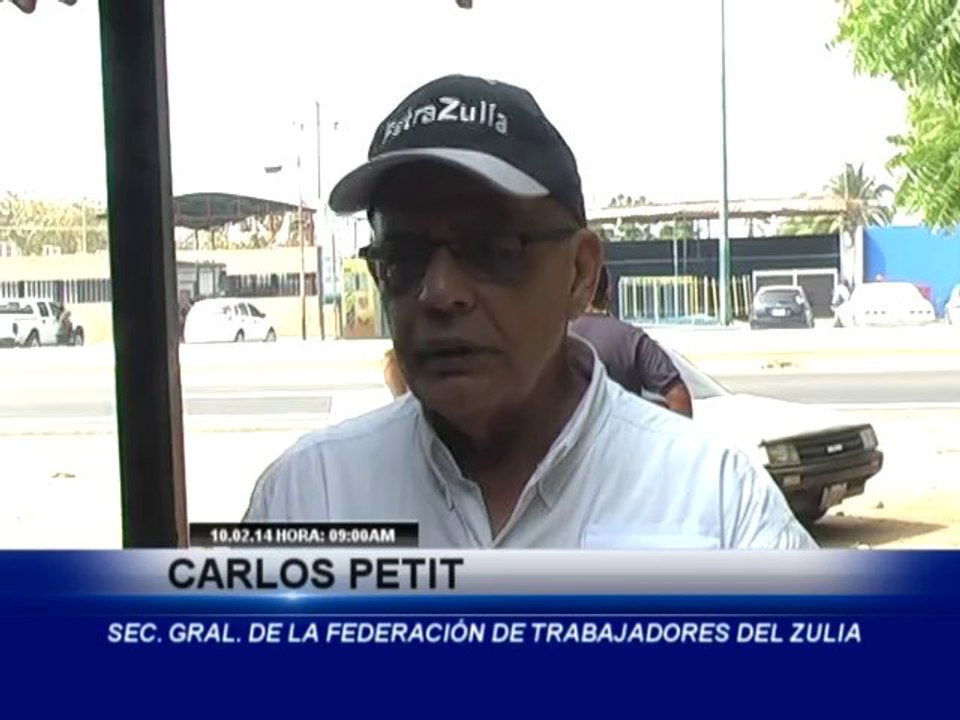 Ex empleados de la Alcaldía de Simón Bolívar protestan frente a sus instalaciones