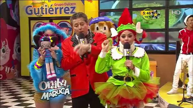 Bezares les explica a Maruca y a Orata que es un champurrado