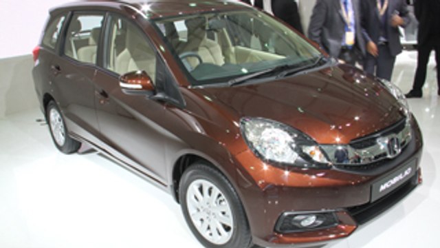 Honda Mobilio MPV Debuted @ Delhi Auto Expo 2014 !