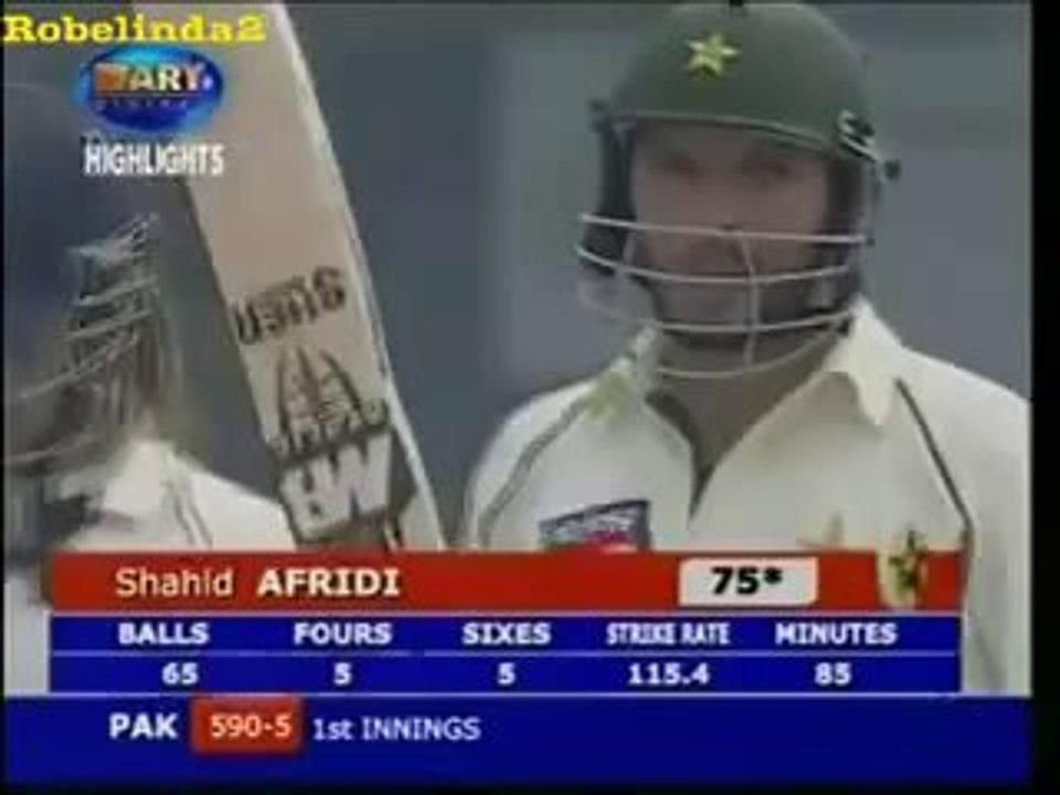Shahid Afridi crazy 24 in 4 balls vs Harbhajan 'slapper' Singh, 4 consecutive SIXES!!