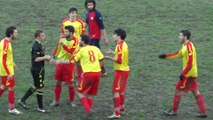 Gol Sevincini Abarttı Yedek Kulübesine Kafa Attı