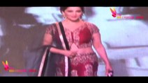 Miss Universe Lara Dutta & Madhuri Dixit' Walk for Manish Malhotra