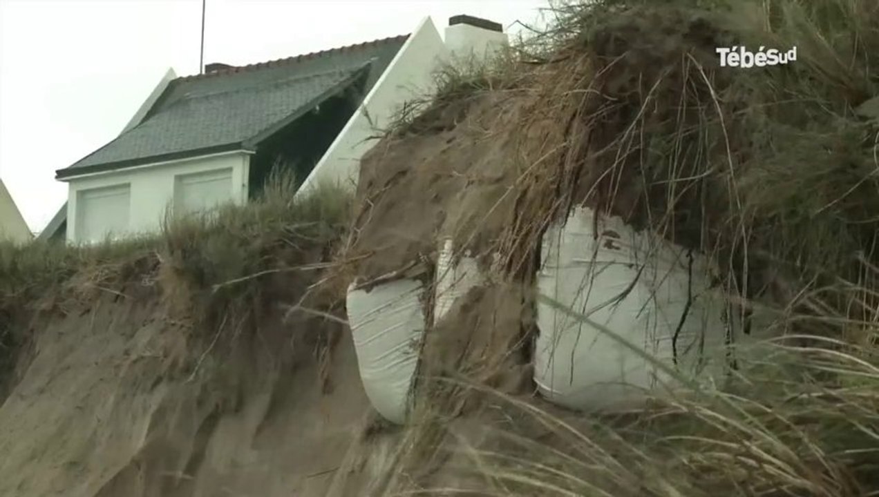 Trégastel (22). Des habitations menacées par les vagues à la Grève Rose