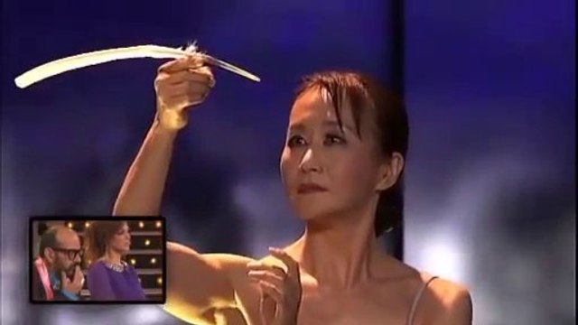 Incredibile quello che riesce a fare questa donna