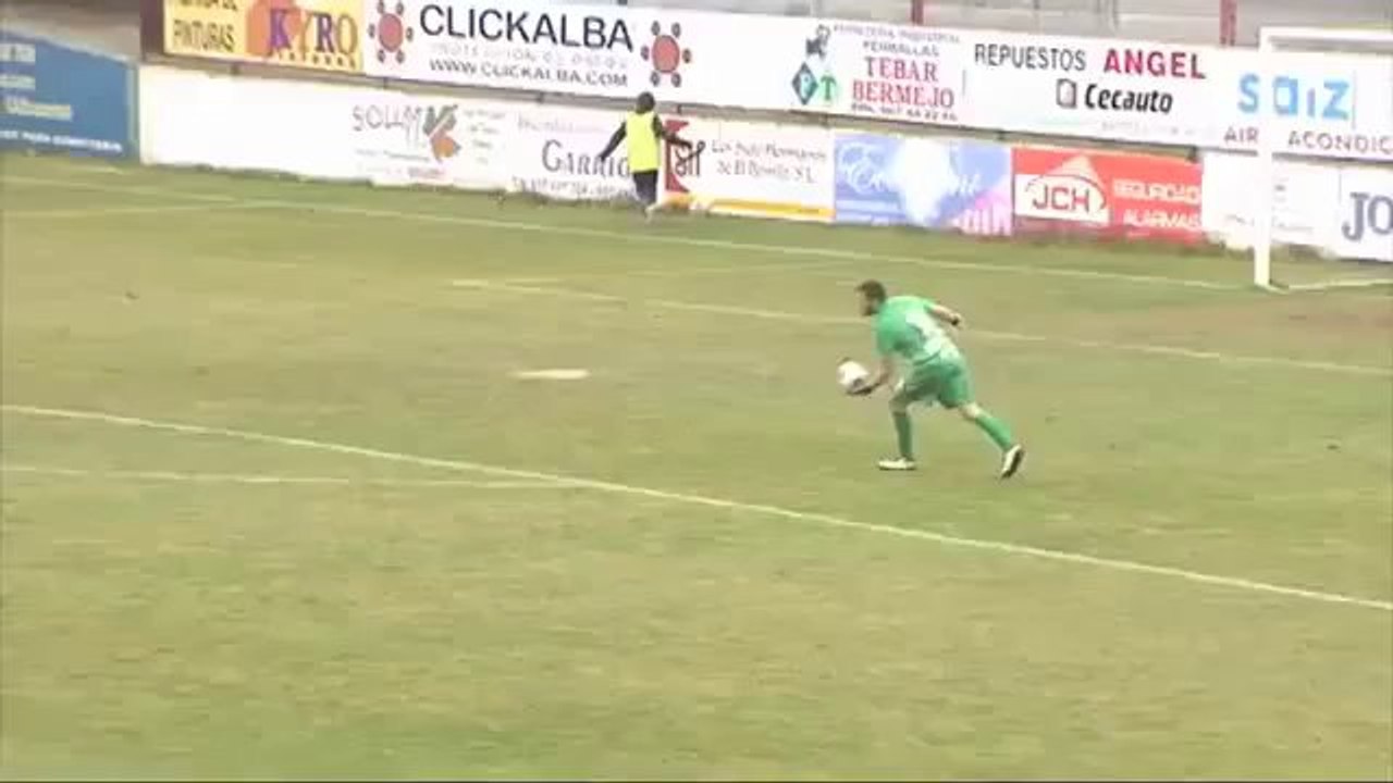 Kaleciden muhteşem gol!