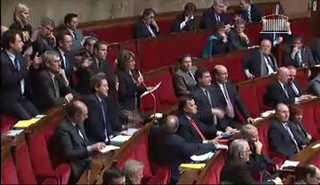 [ARCHIVE] Réforme des rythmes scolaires : réponse de Vincent Peillon à la députée Valérie Lacroute lors des questions au Gouvernement à l'Assemblée nationale, le 11 février 2014