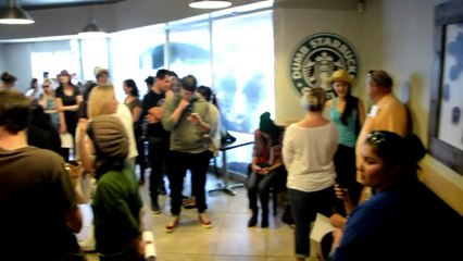 Starbucks “tonto” es furor en Los Ángeles