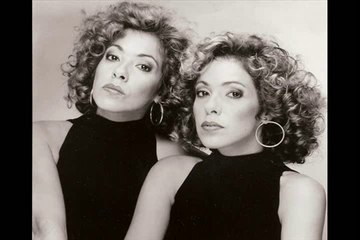 Rios Sisters - Are You Looking For Love