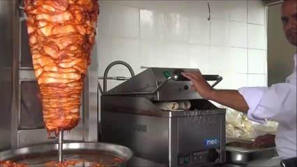 Как делают шаверму в Дубае