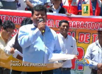 Durante paro de 24 horas miembros de la CGTP armaron mitin en el Centro Cívico, mientras tanto otro grupo quemó llantas y bloqueó carreteras.