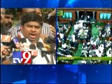Seemandhra MPs behaviour in Lok Sabha condemnable - T-MPs