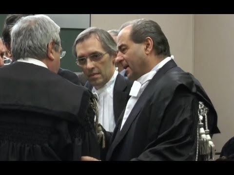 Napoli - Compravendita senatori, Di Pietro rimette toga contro Berlusconi (11.02.14)