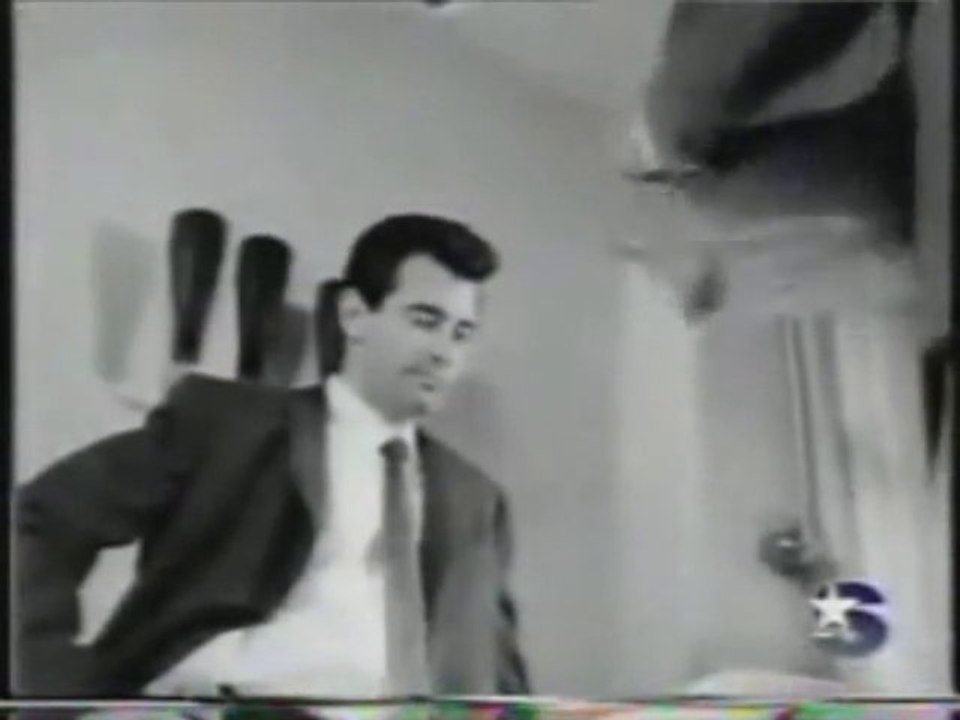 TAÇSIZ(KRAL)METİN OKTAY